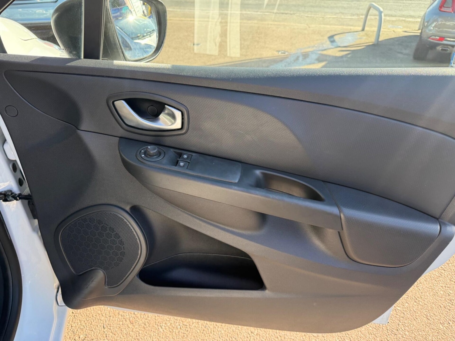 Used Renault Clio 2016 for sale - 78111896: Photo 25