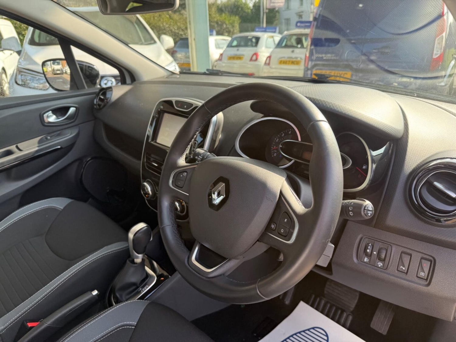 Used Renault Clio 2016 for sale - 77932810: Photo 16