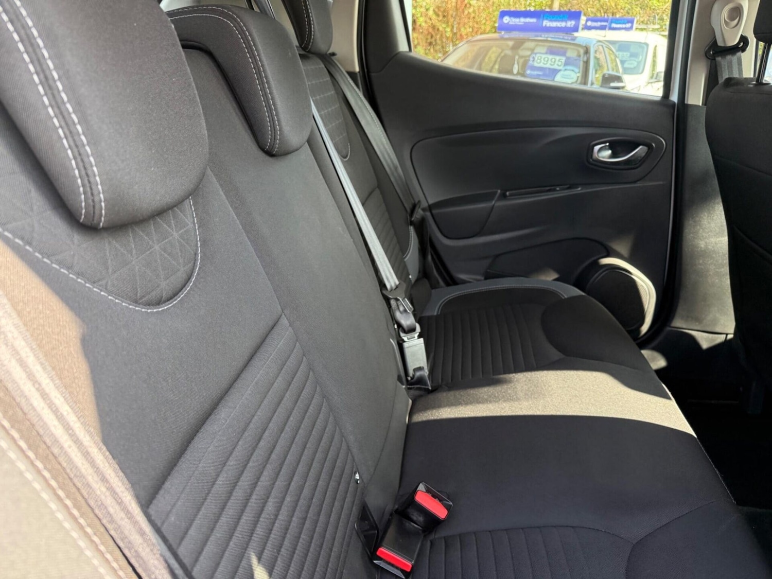 Used Renault Clio 2016 for sale - 77932810: Photo 24