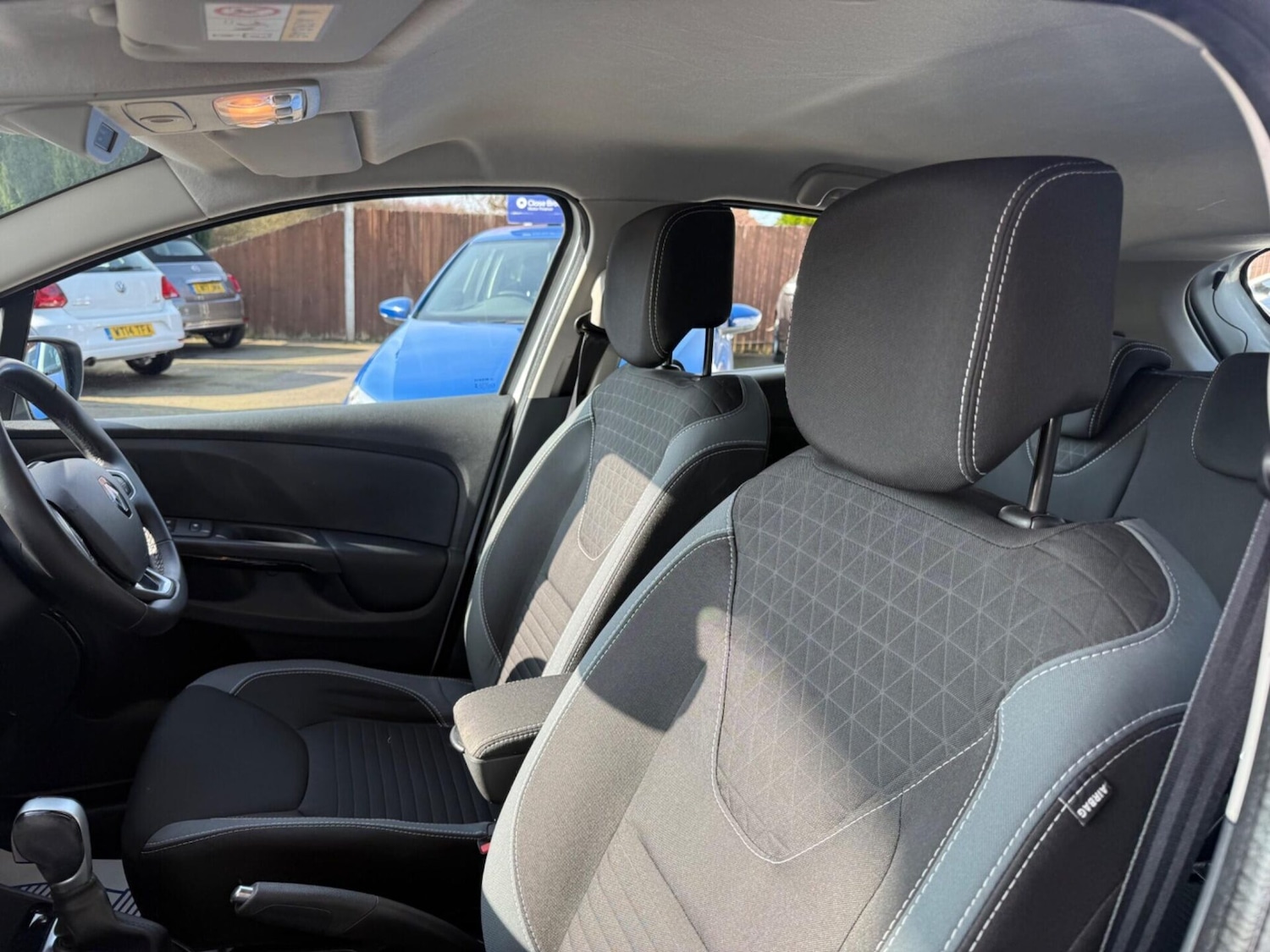 Used Renault Clio 2016 for sale - 77932810: Photo 36