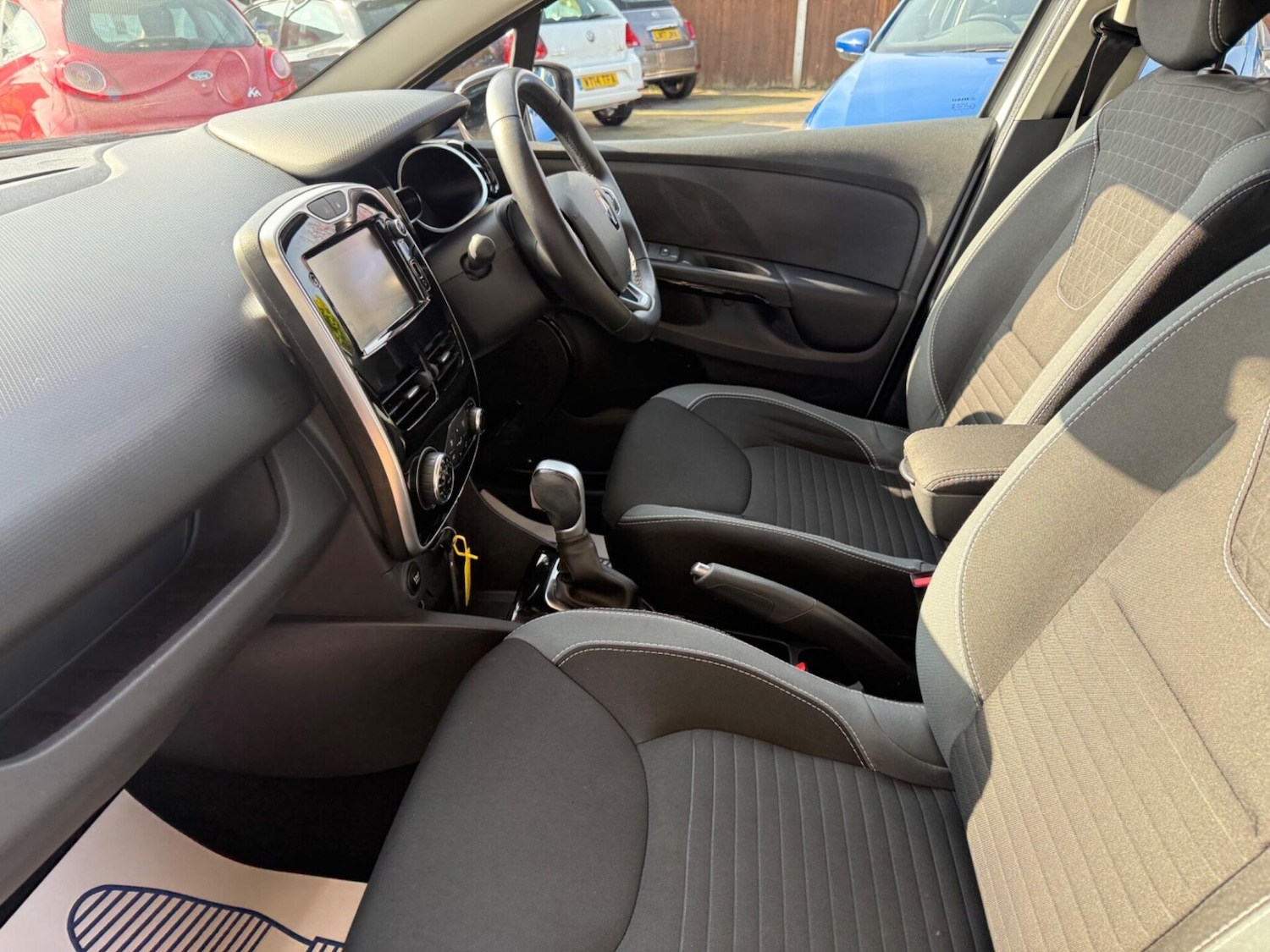 Used Renault Clio 2016 for sale - 77932810: Photo 37