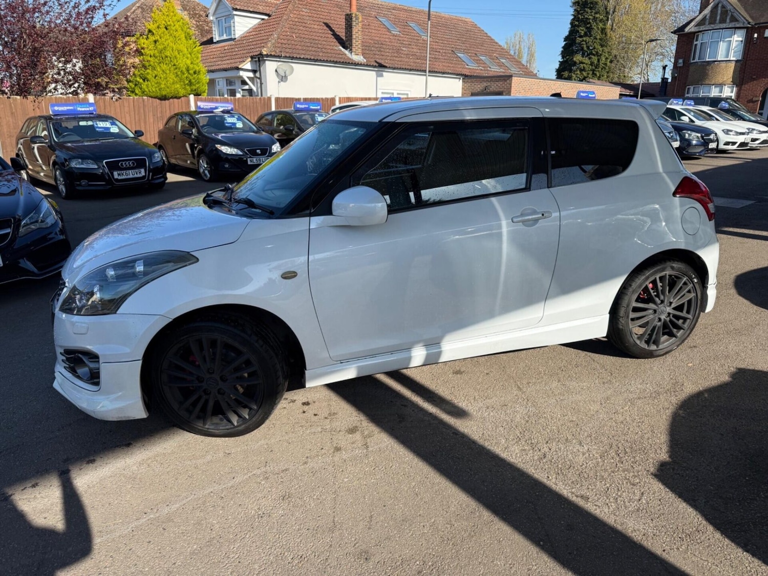 Used Suzuki Swift 2015 for sale - 78164600: Photo 2