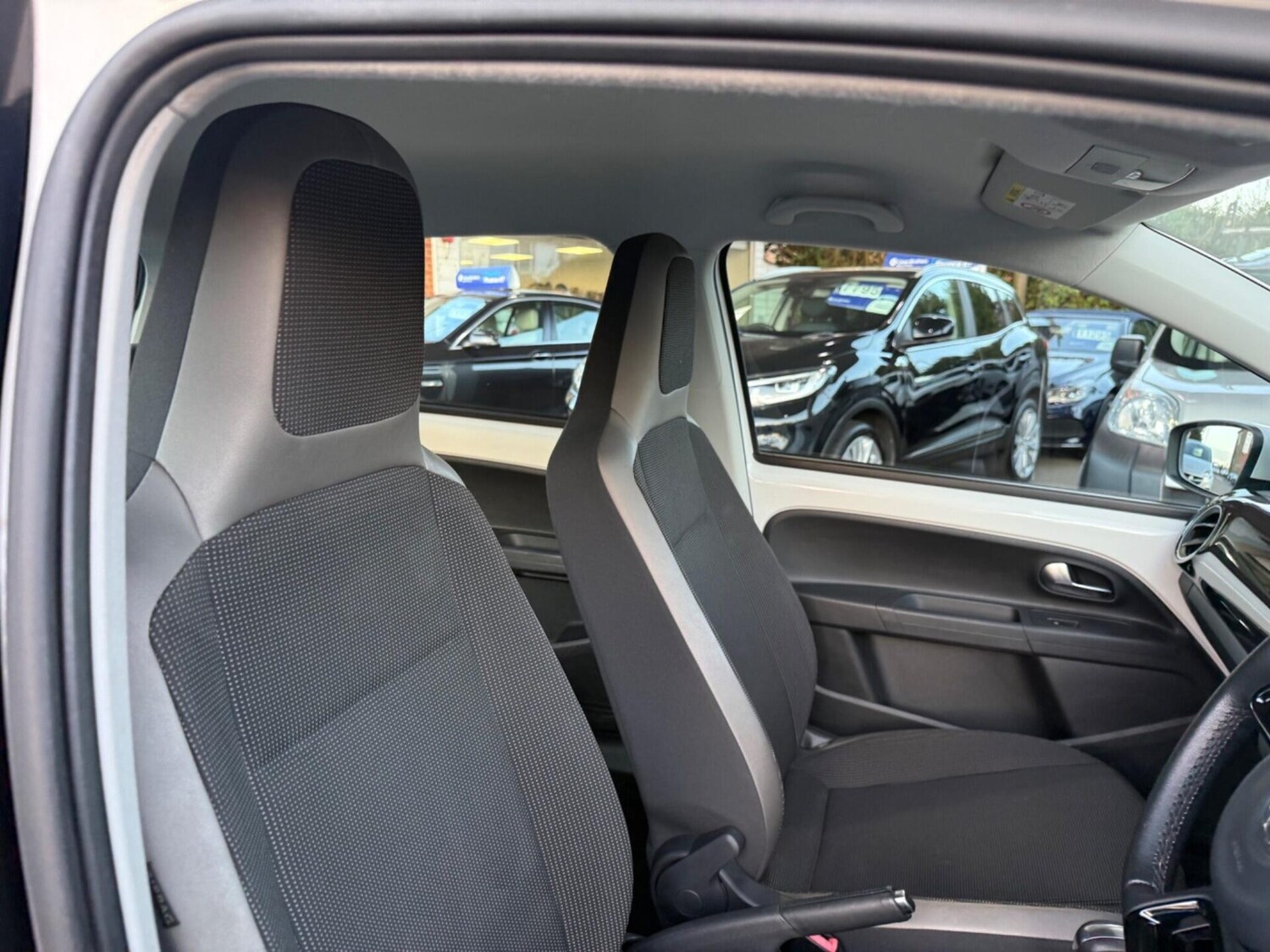 Used Volkswagen up! 2014 for sale - 77932797: Photo 16