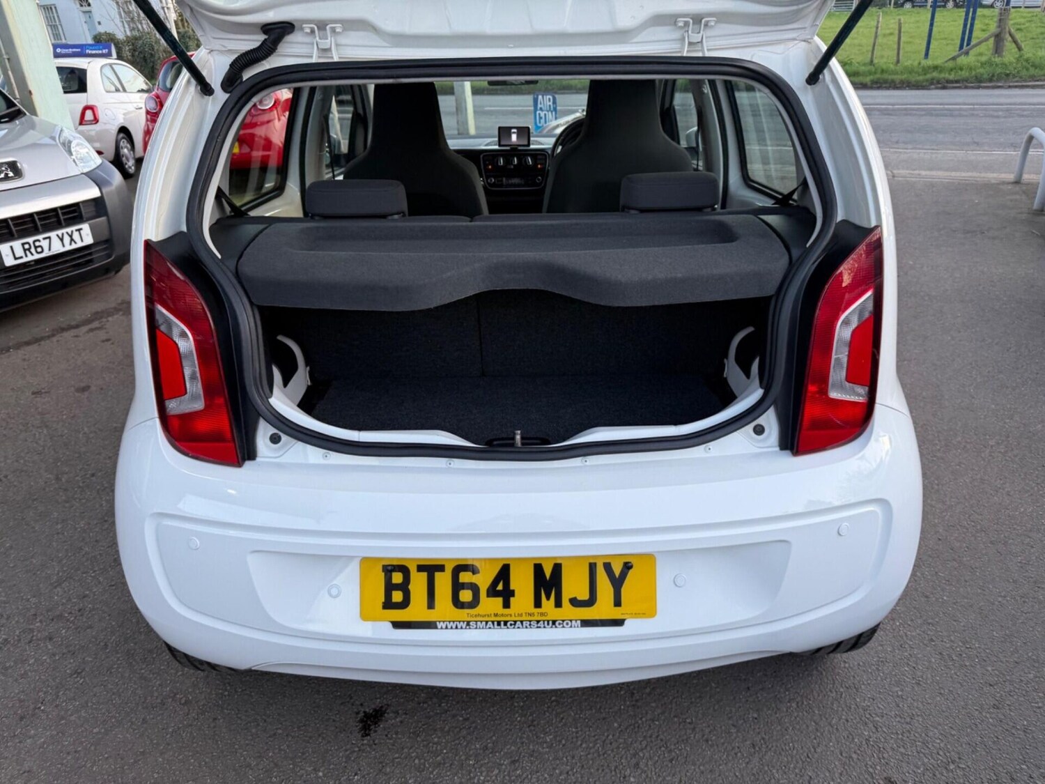 Used Volkswagen up! 2014 for sale - 77932797: Photo 31