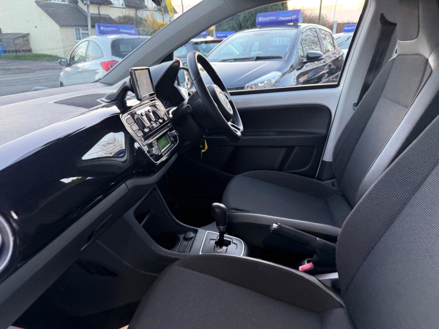 Used Volkswagen up! 2014 for sale - 77932797: Photo 35