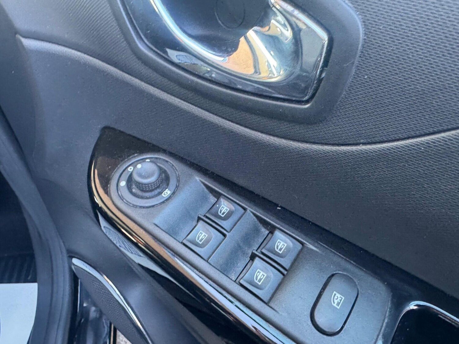 Used Renault Captur 2015 for sale - 77932759: Photo 19