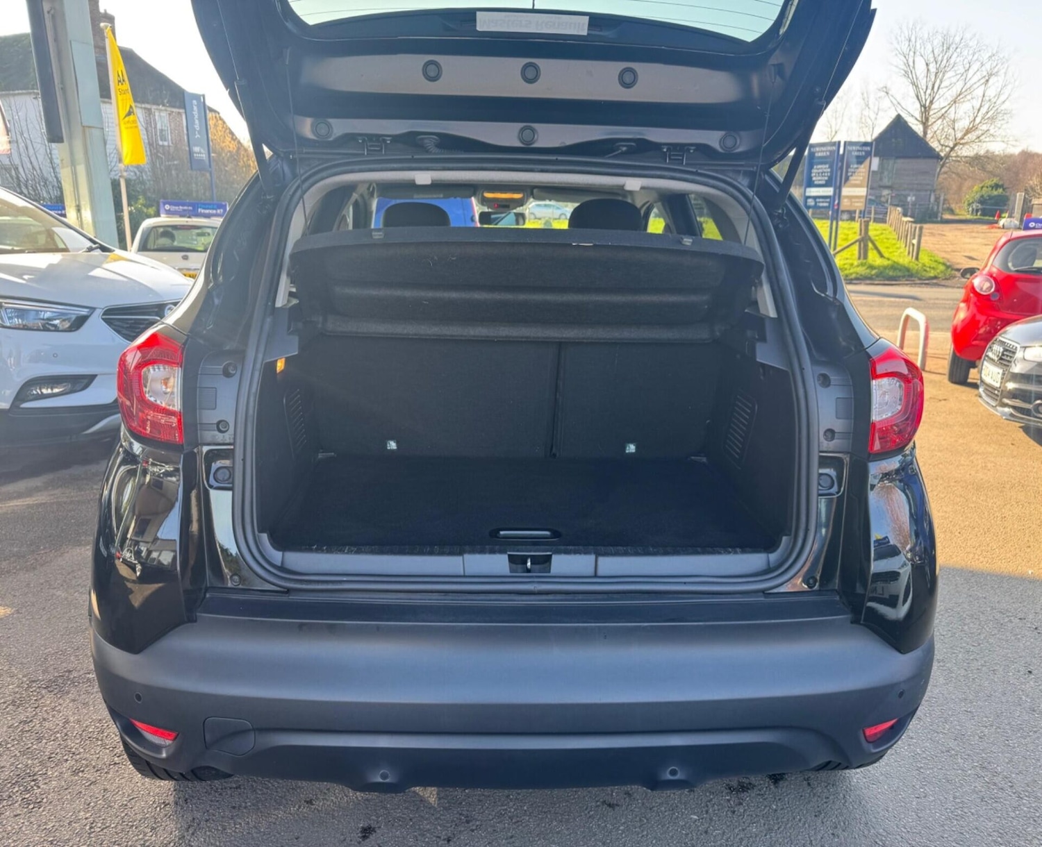 Used Renault Captur 2015 for sale - 77932759: Photo 32