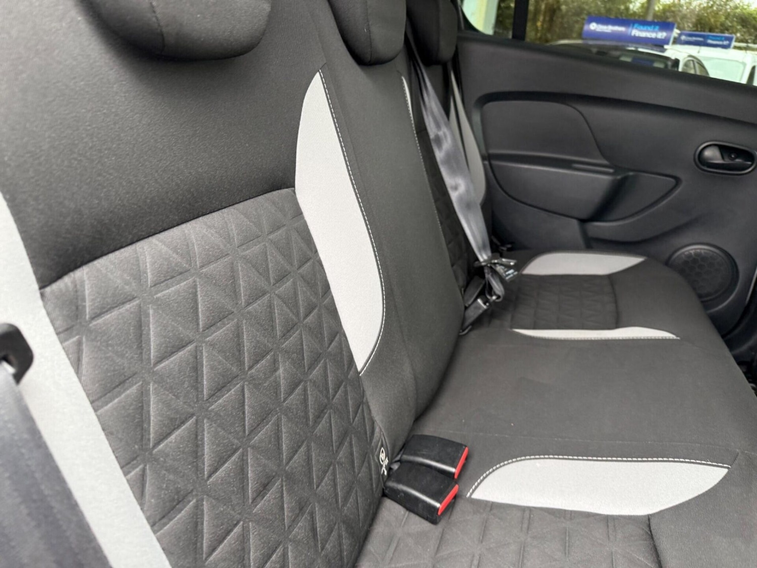 Used Dacia Sandero Stepway 2014 for sale - 77932743: Photo 24