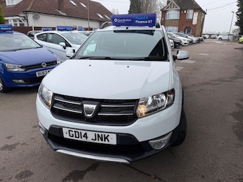 Used Dacia Sandero Stepway 2014 for sale - 77932743: Photo
