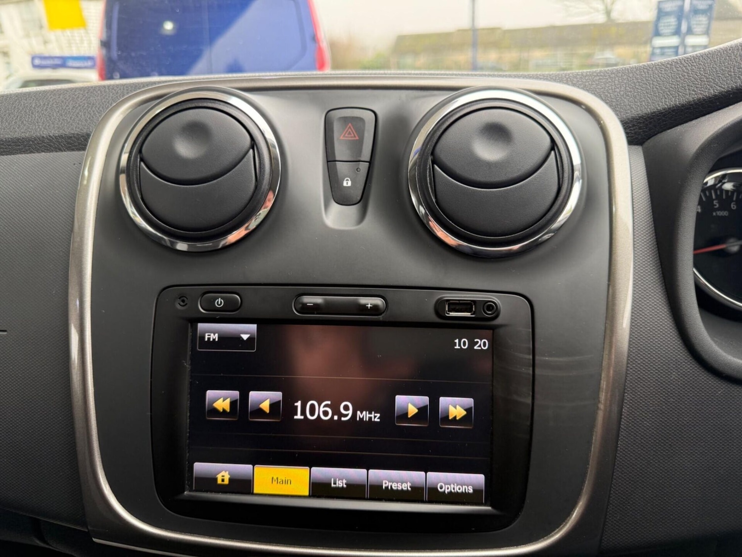 Used Dacia Sandero Stepway 2014 for sale - 77932743: Photo 30