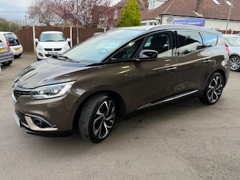 Used Renault Grand Scenic 2017 for sale - 78122870: Photo