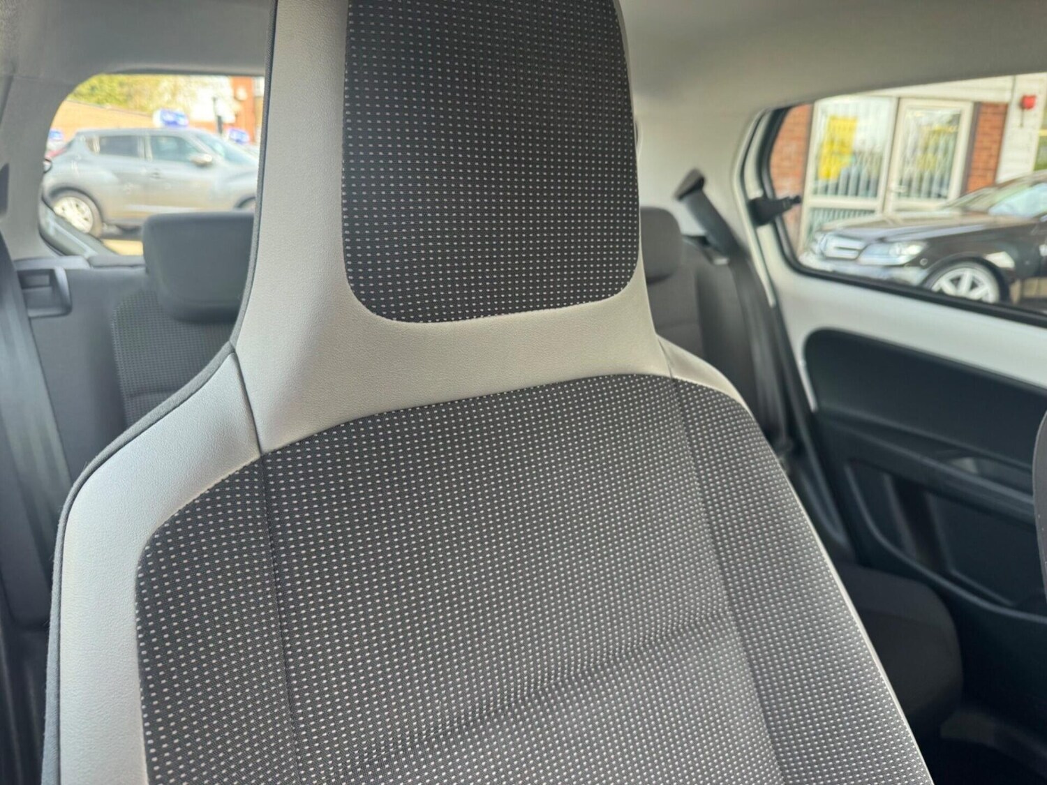 Used Volkswagen up! 2014 for sale - 78179430: Photo 22