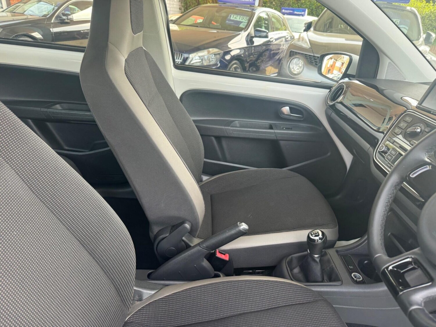 Used Volkswagen up! 2014 for sale - 78179430: Photo 23