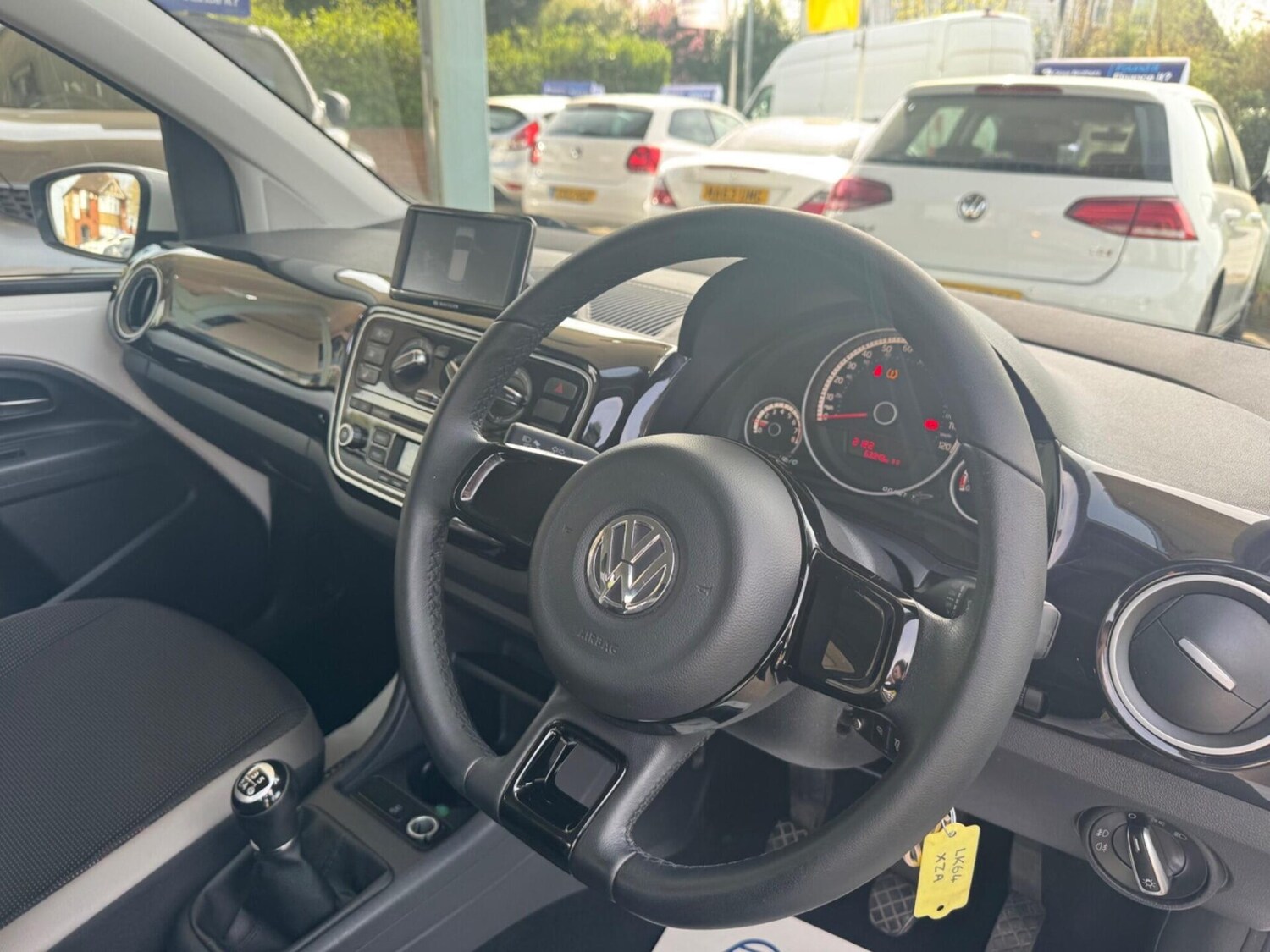 Used Volkswagen up! 2014 for sale - 78179430: Photo 24