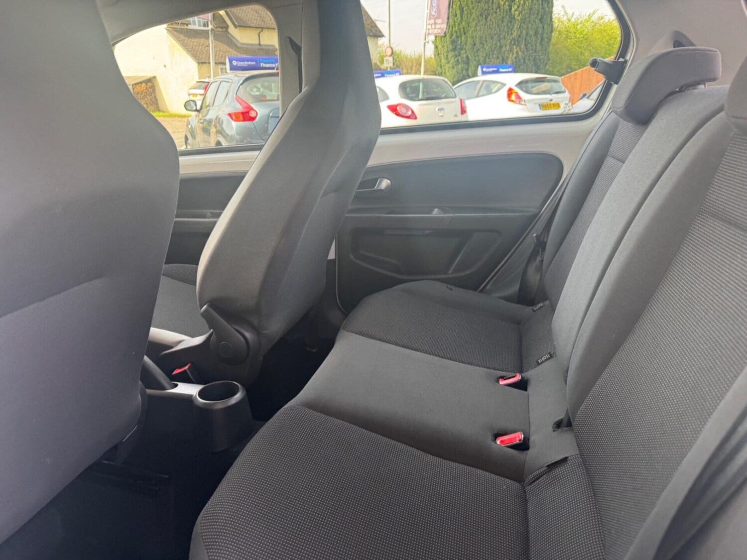 Used Volkswagen up! 2014 for sale - 78179430: Photo 26