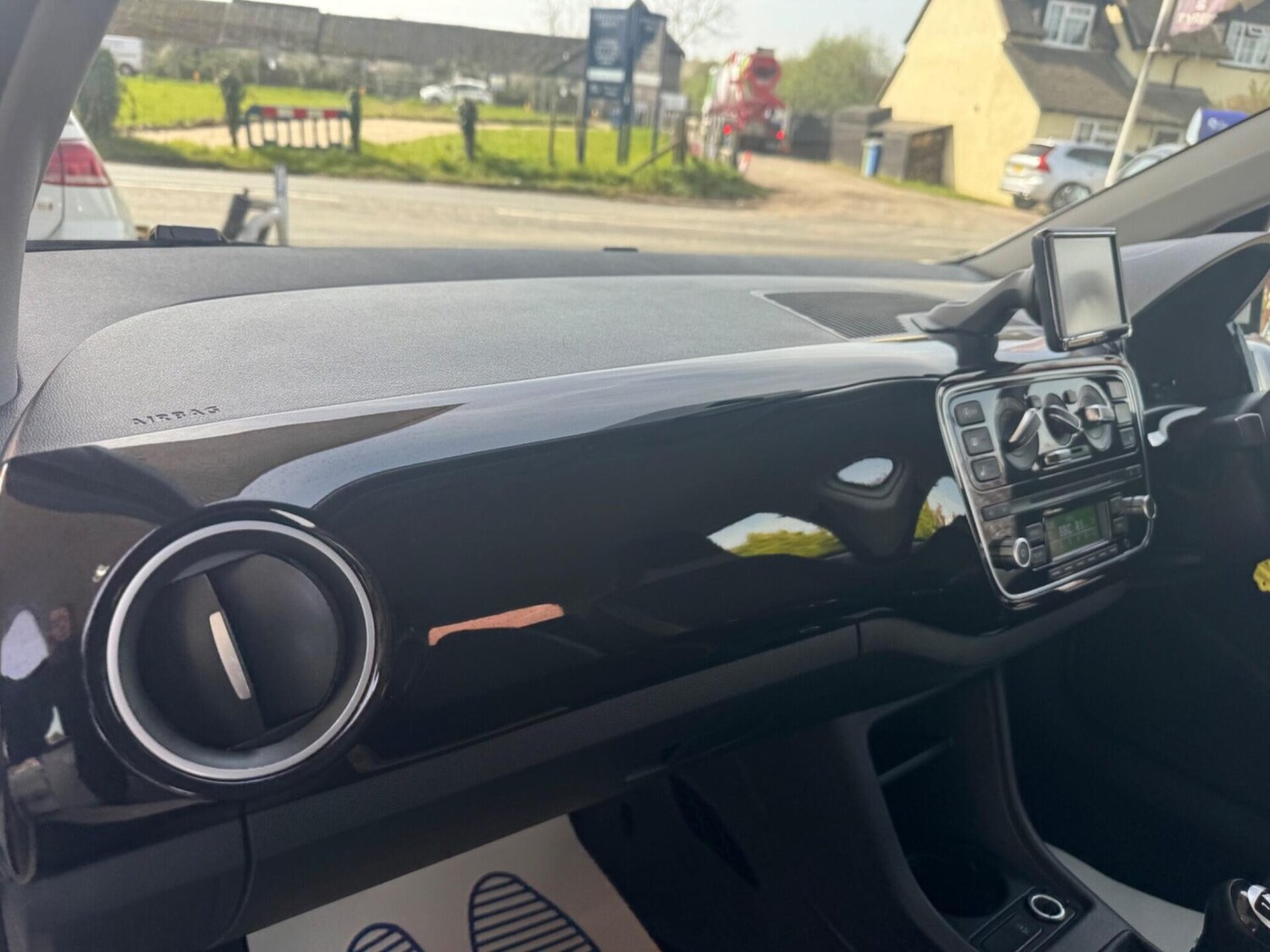 Used Volkswagen up! 2014 for sale - 78179430: Photo 29