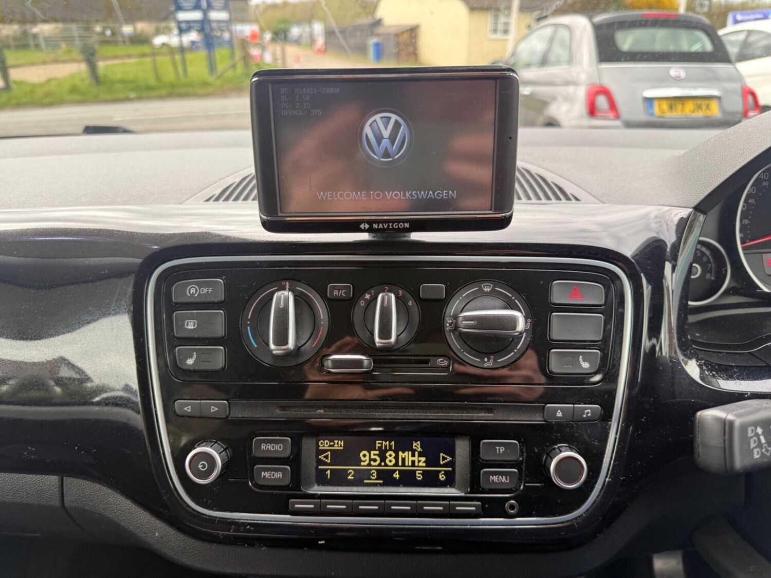 Used Volkswagen up! 2014 for sale - 78108252: Photo 11