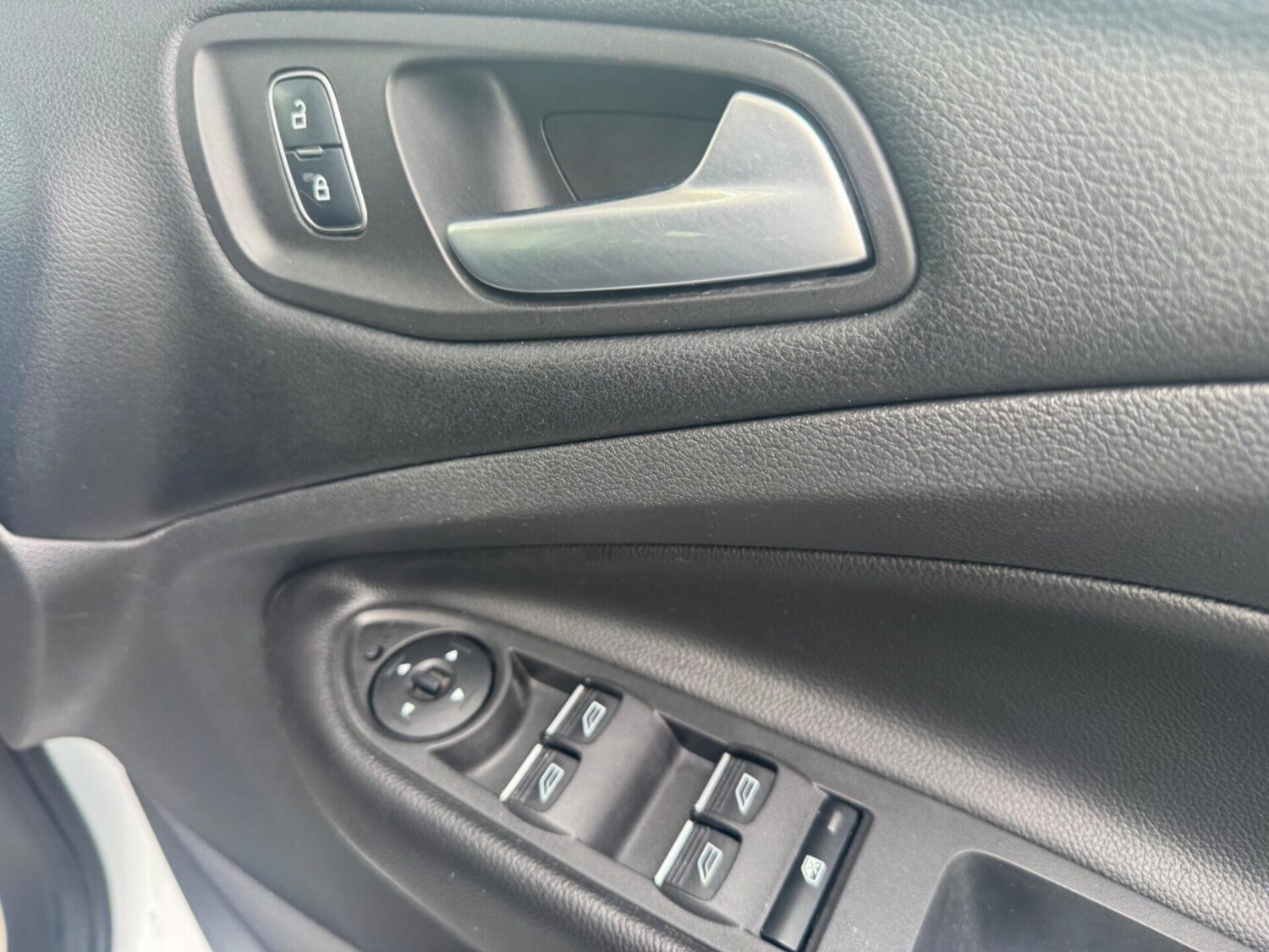 Used Ford Kuga 2017 for sale - 78106219: Photo 19