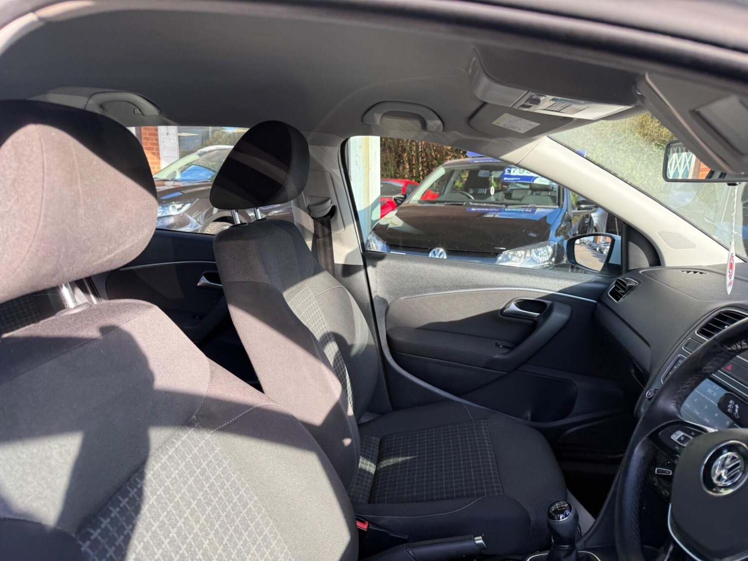 Used Volkswagen Polo 2014 for sale - 77932814: Photo 14