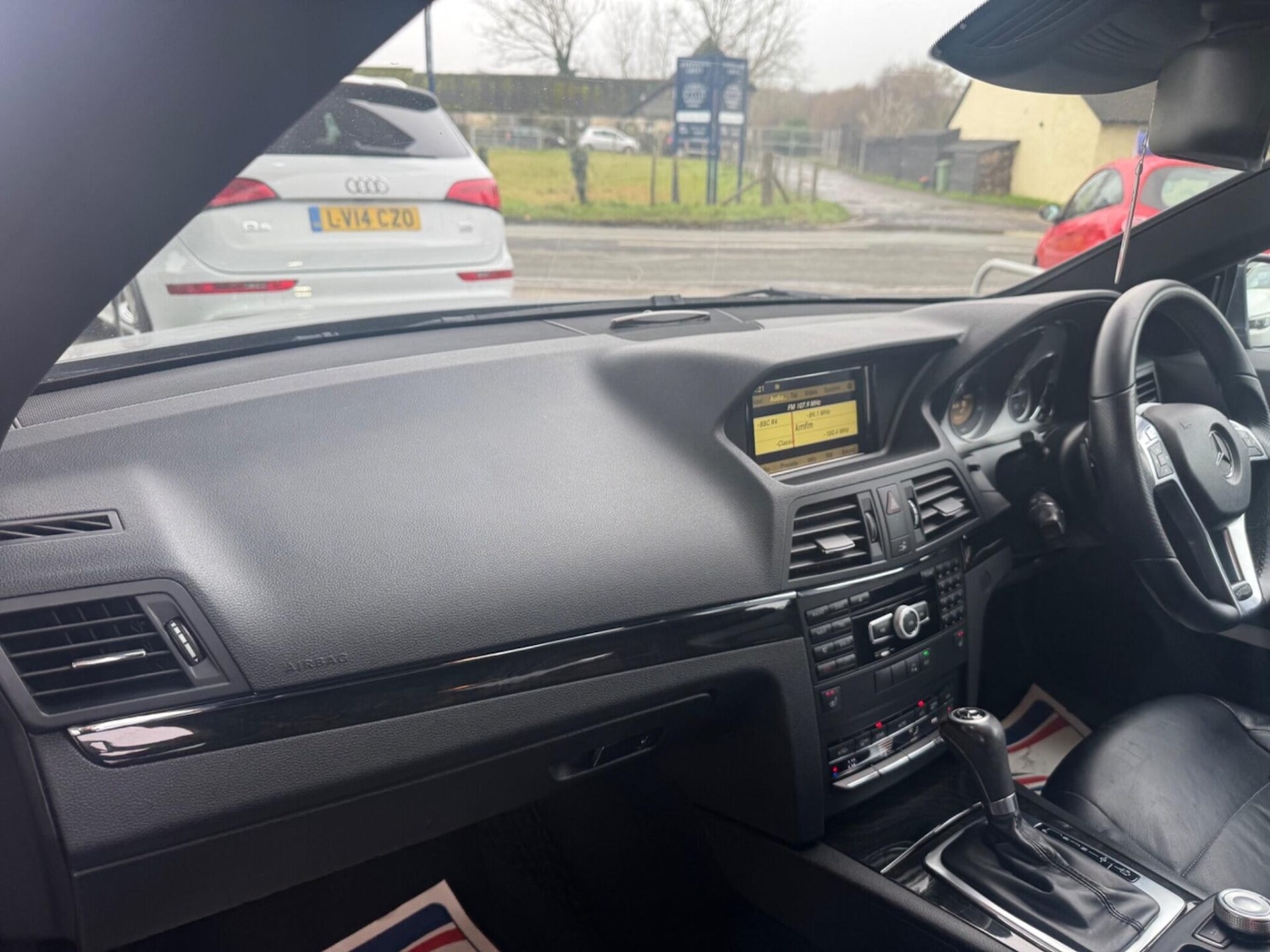 Used Mercedes-Benz E Class 2011 for sale - 77932730: Photo 30