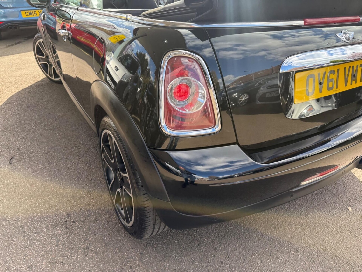 Used MINI Convertible 2011 for sale - 77932788: Photo 12