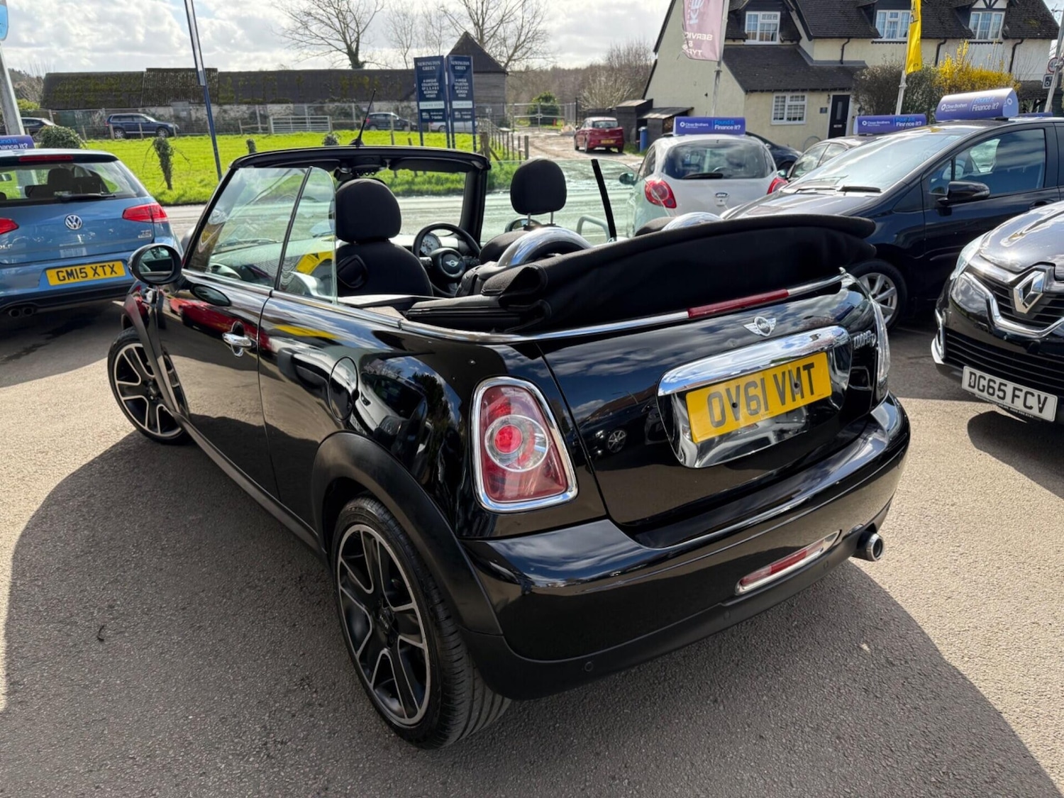 Used MINI Convertible 2011 for sale - 77932788: Photo 13