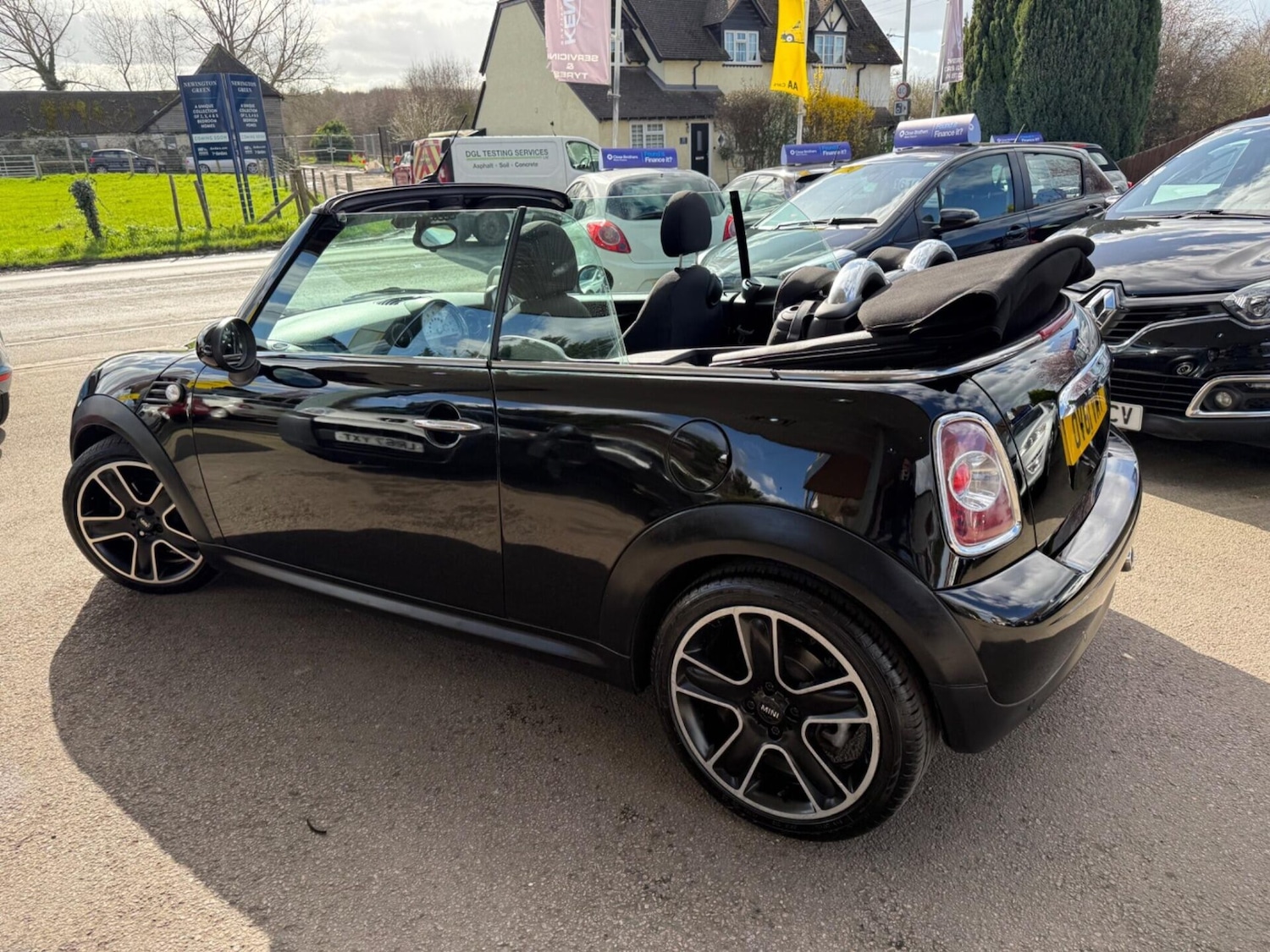 Used MINI Convertible 2011 for sale - 77932788: Photo 14
