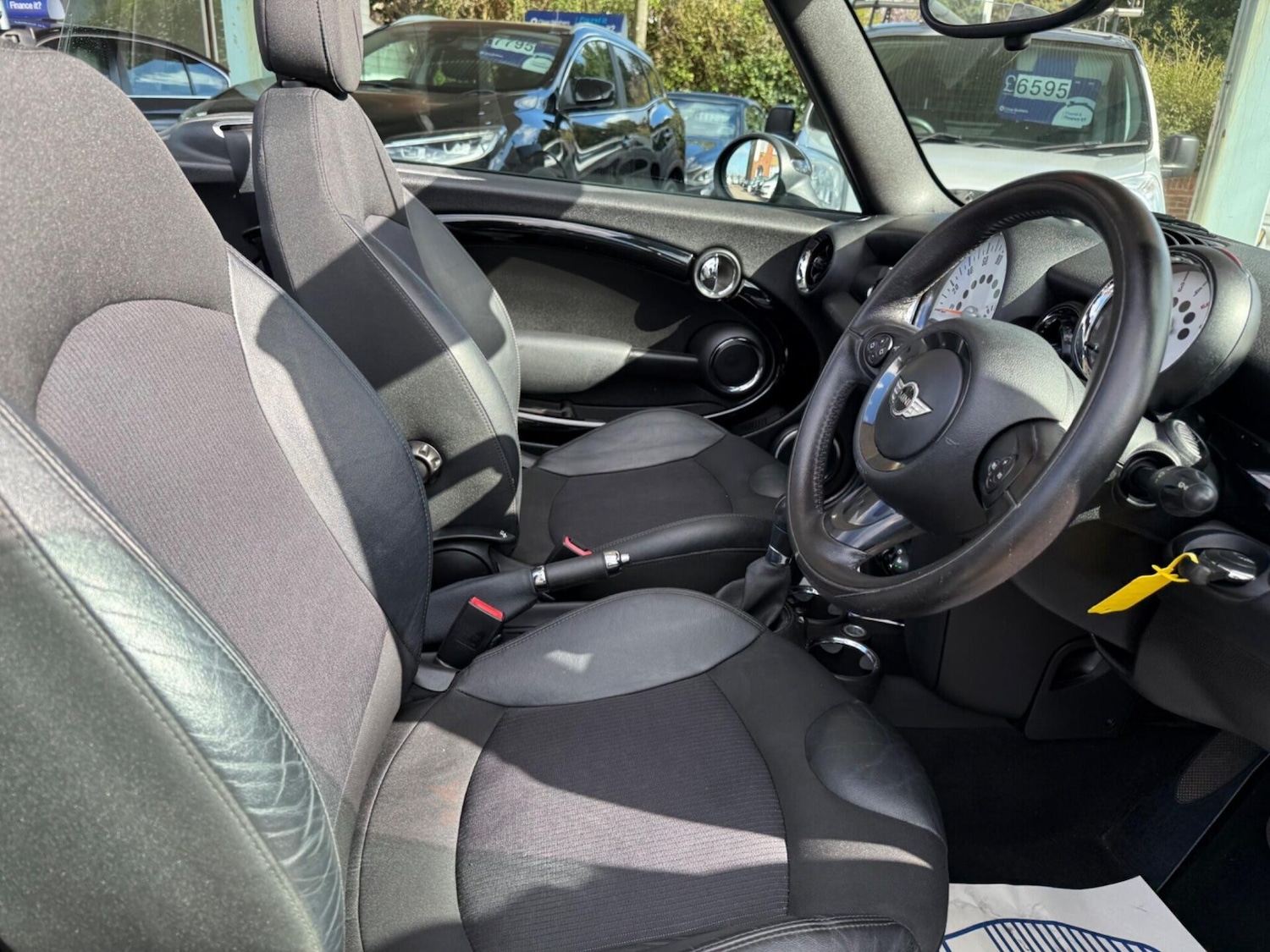 Used MINI Convertible 2011 for sale - 77932788: Photo 22