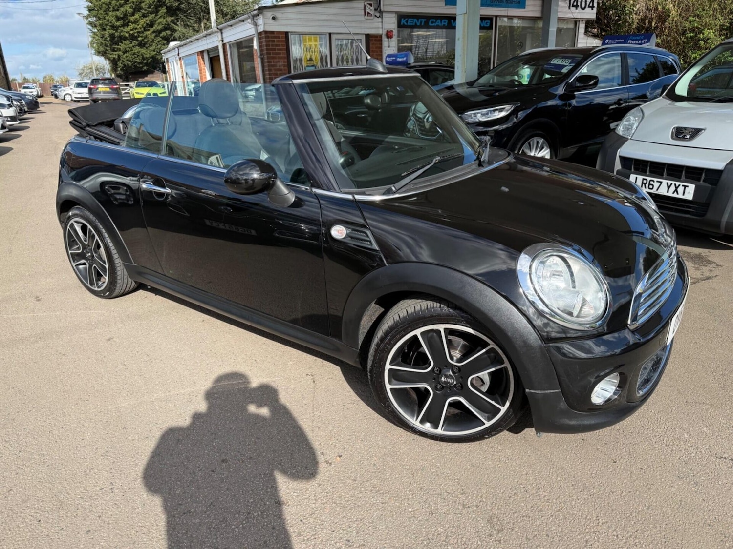 Used MINI Convertible 2011 for sale - 77932788: Photo 9