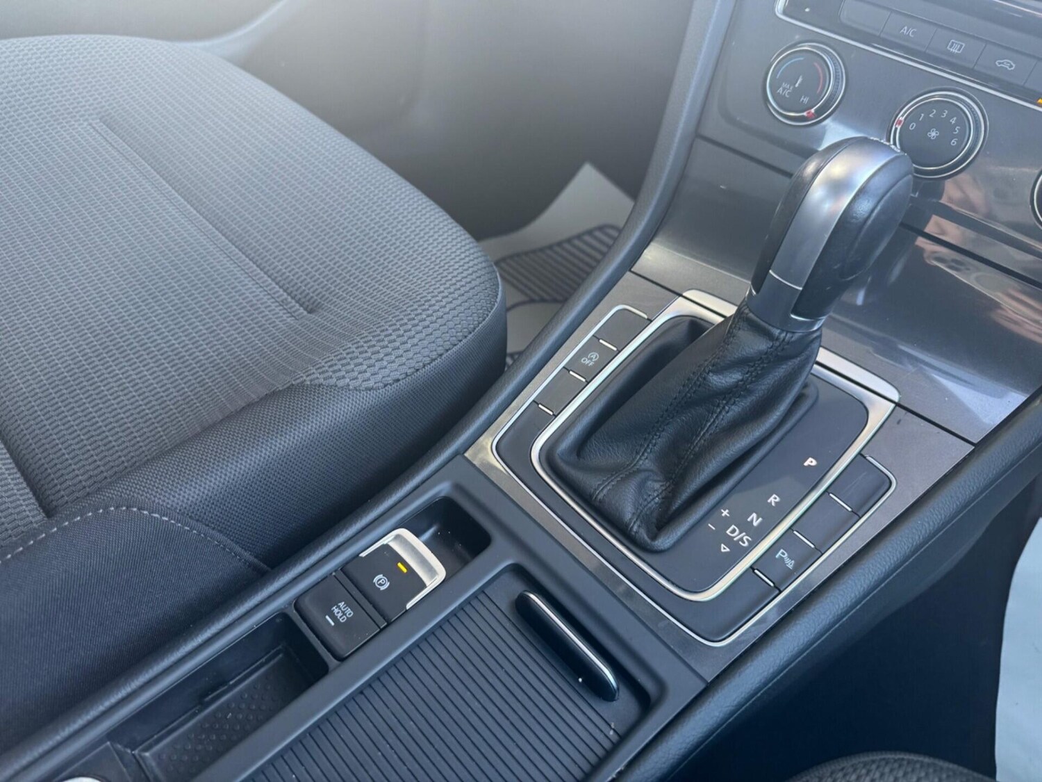 Used Volkswagen Golf 2017 for sale - 77932757: Photo 23