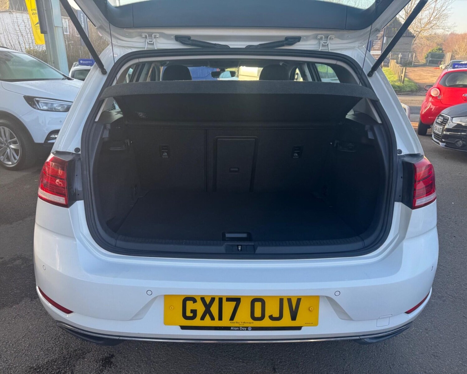 Used Volkswagen Golf 2017 for sale - 77932757: Photo 32