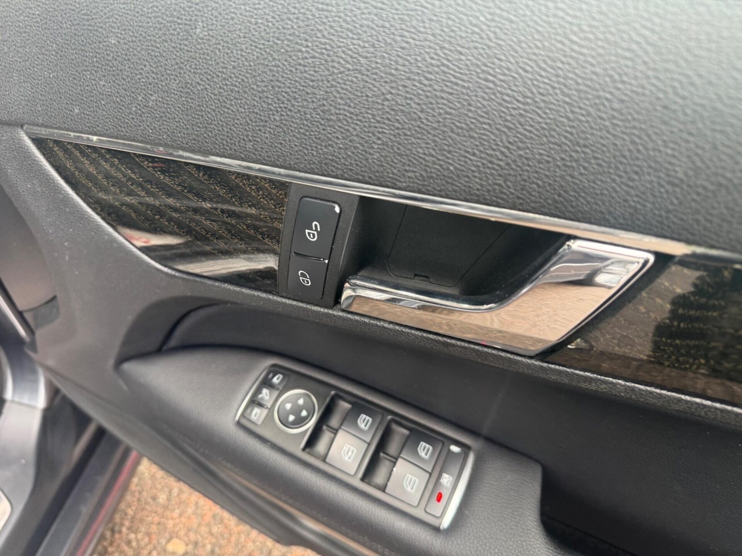 Used Mercedes-Benz E Class 2011 for sale - 78040359: Photo 18