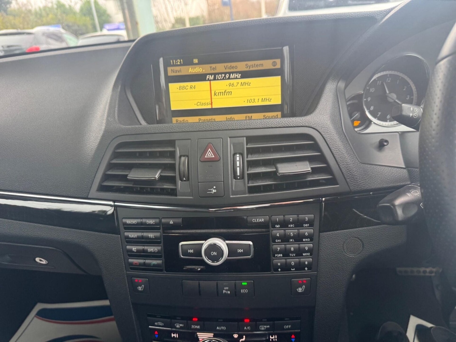 Used Mercedes-Benz E Class 2011 for sale - 78040359: Photo 21