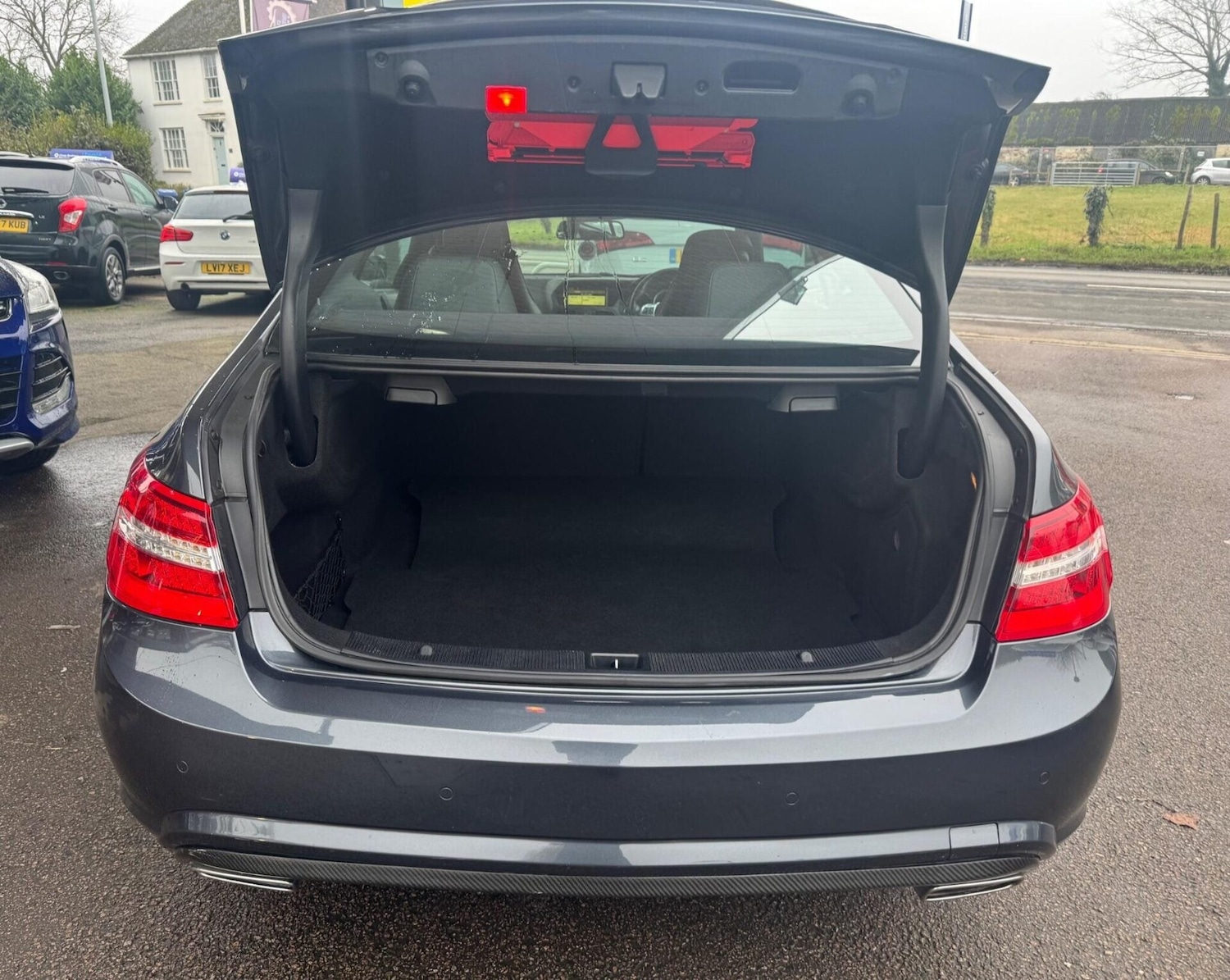 Used Mercedes-Benz E Class 2011 for sale - 78040359: Photo 31