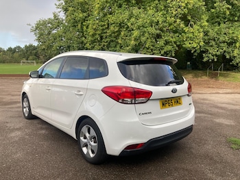 Used Kia Carens 2016 for sale - 75926870: Photo