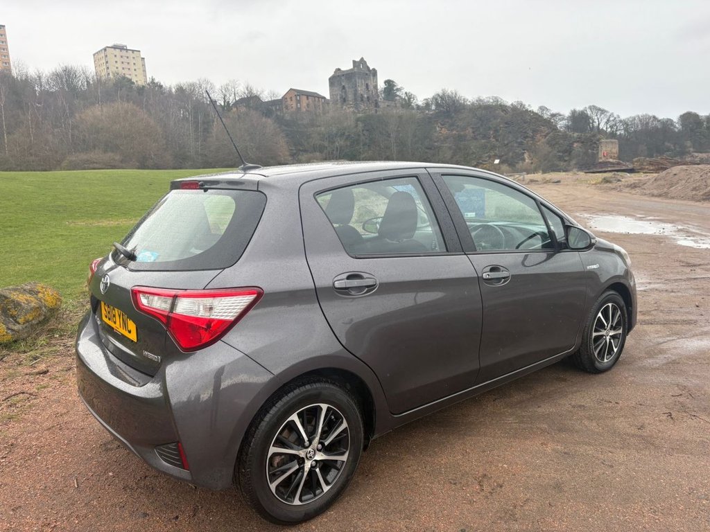 Used Toyota Yaris 2018 for sale - 77927302: Photo 11