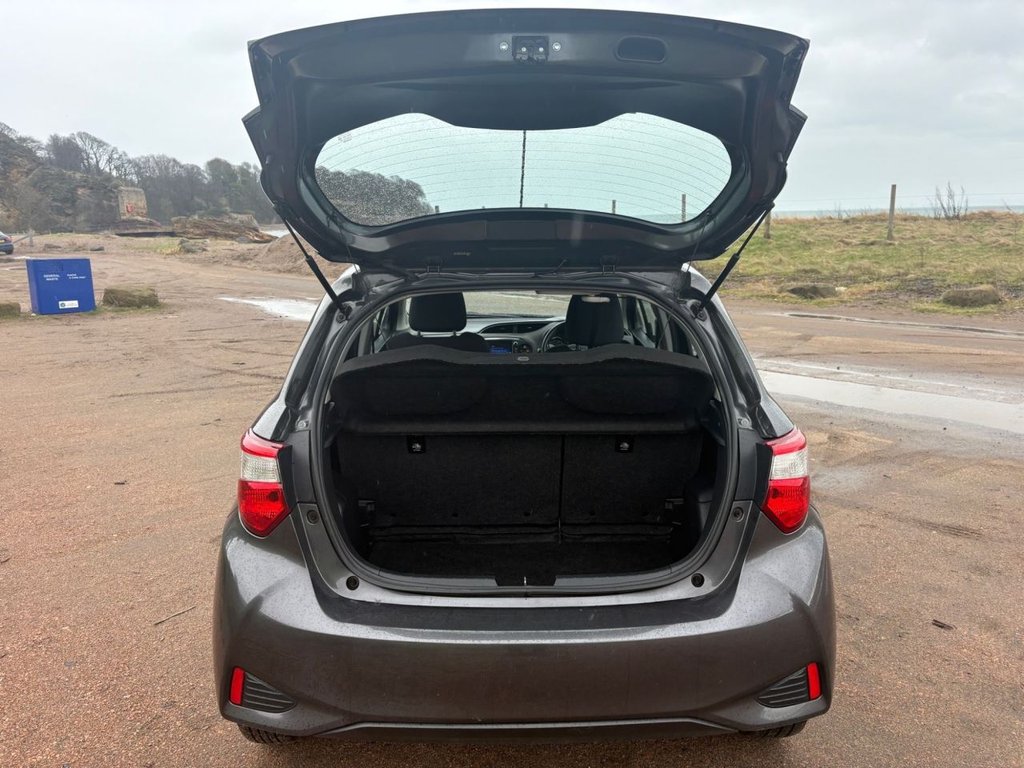 Used Toyota Yaris 2018 for sale - 77927302: Photo 17