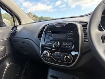 Used Renault Captur 2014 for sale - 76851022: Photo