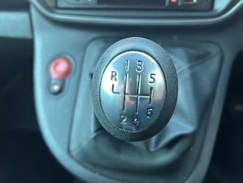 Used Nissan NV250 2020 for sale - 77167277: Photo