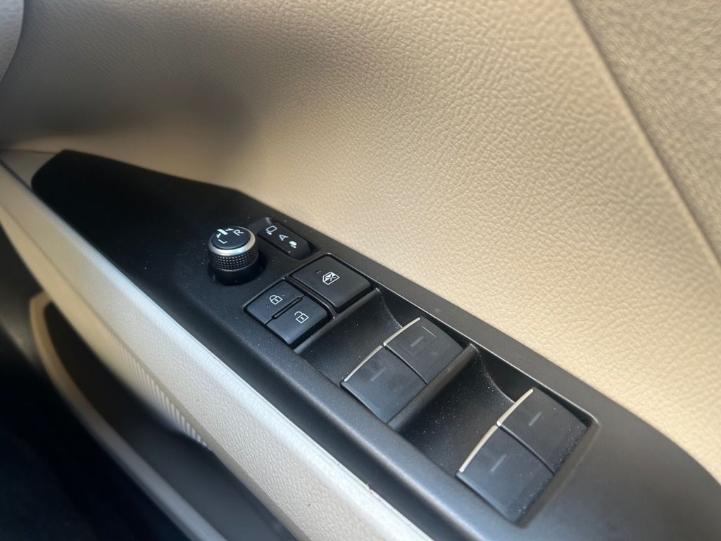 Used Toyota Camry 2022 for sale - 76851039: Photo 12