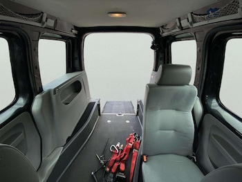 Used Volkswagen Caddy Maxi Life 2010 for sale - 78301854: Photo