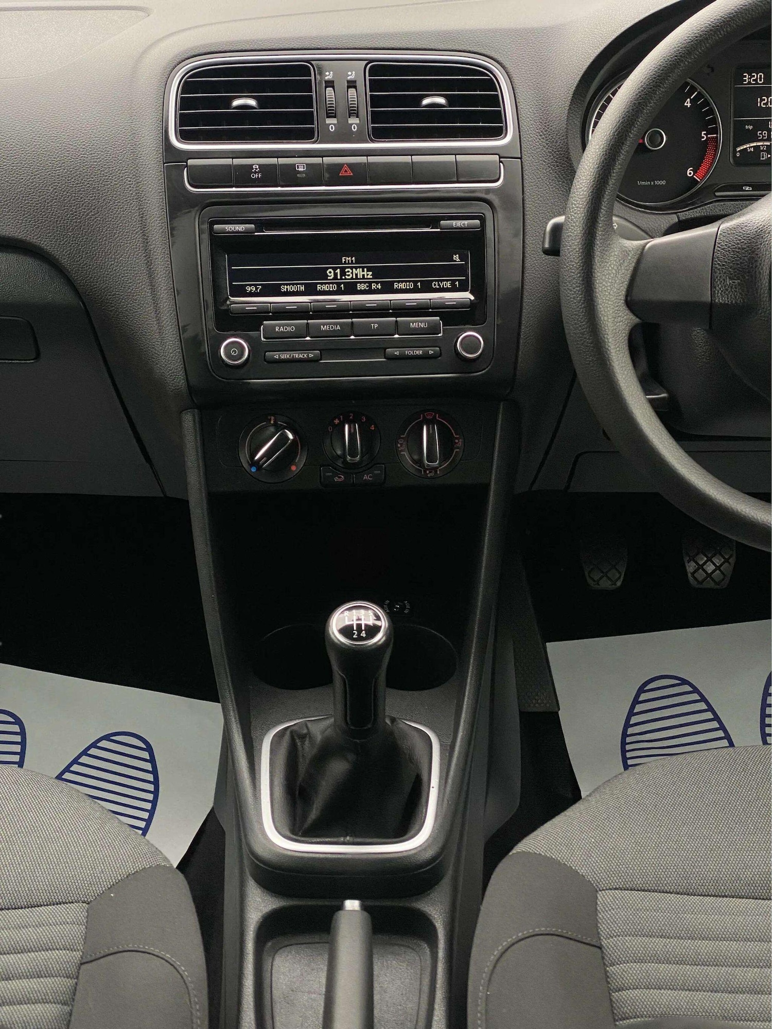 Used Volkswagen Polo 2011 for sale - 77882293: Photo 12