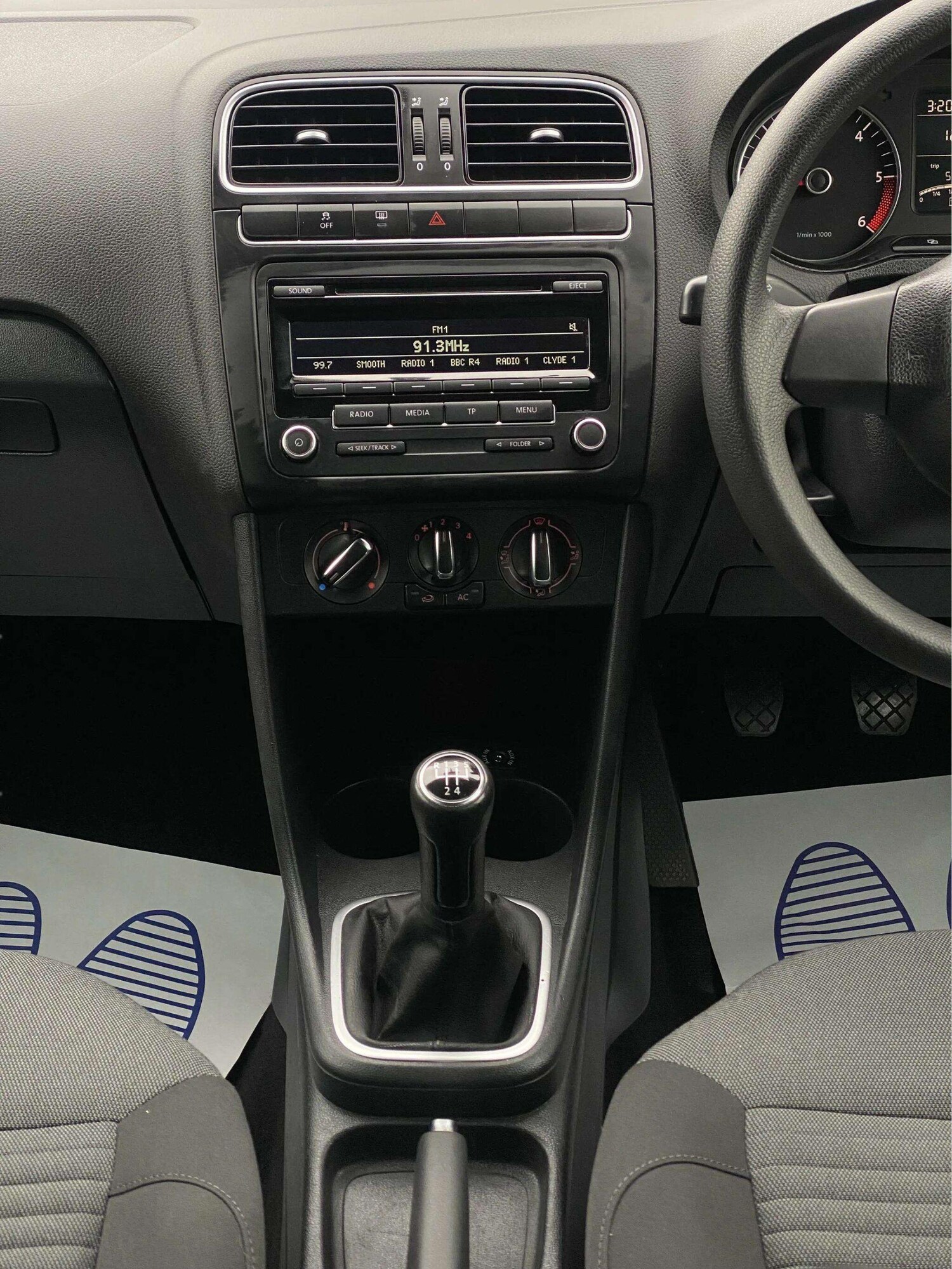 Used Volkswagen Polo 2011 for sale - 77882293: Photo 32