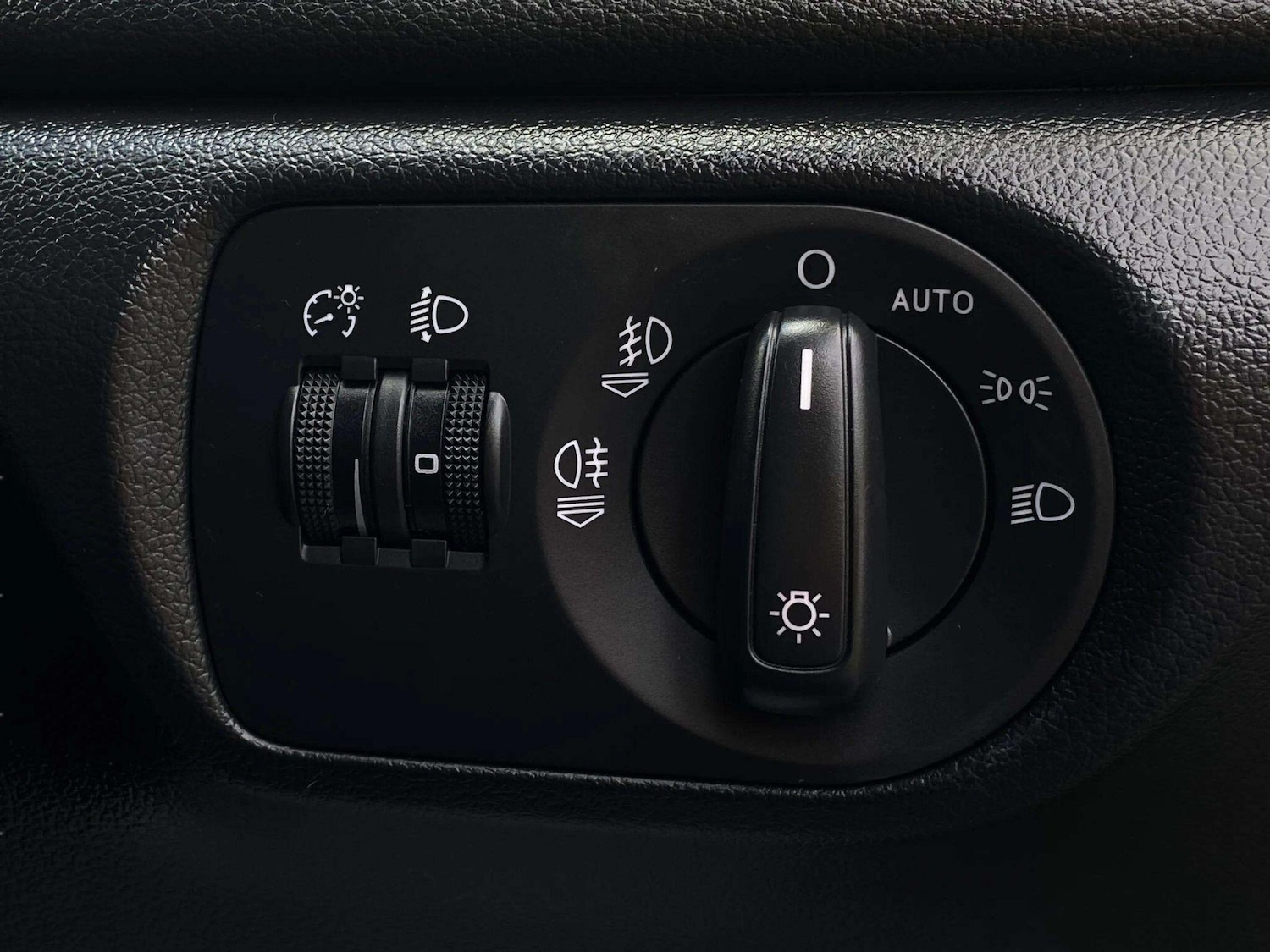 Used Audi Q3 2015 for sale - 78034564: Photo 45