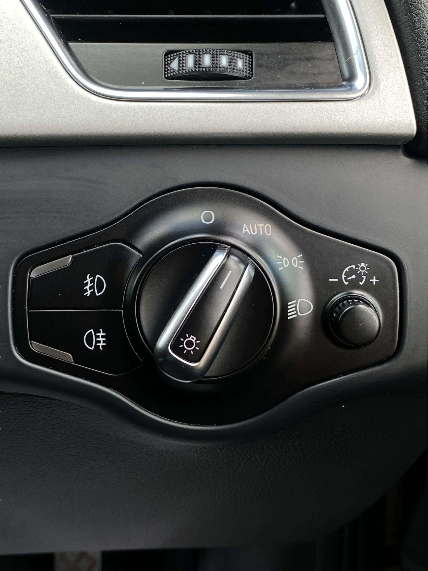 Used Audi A4 2011 for sale - 78205350: Photo 20