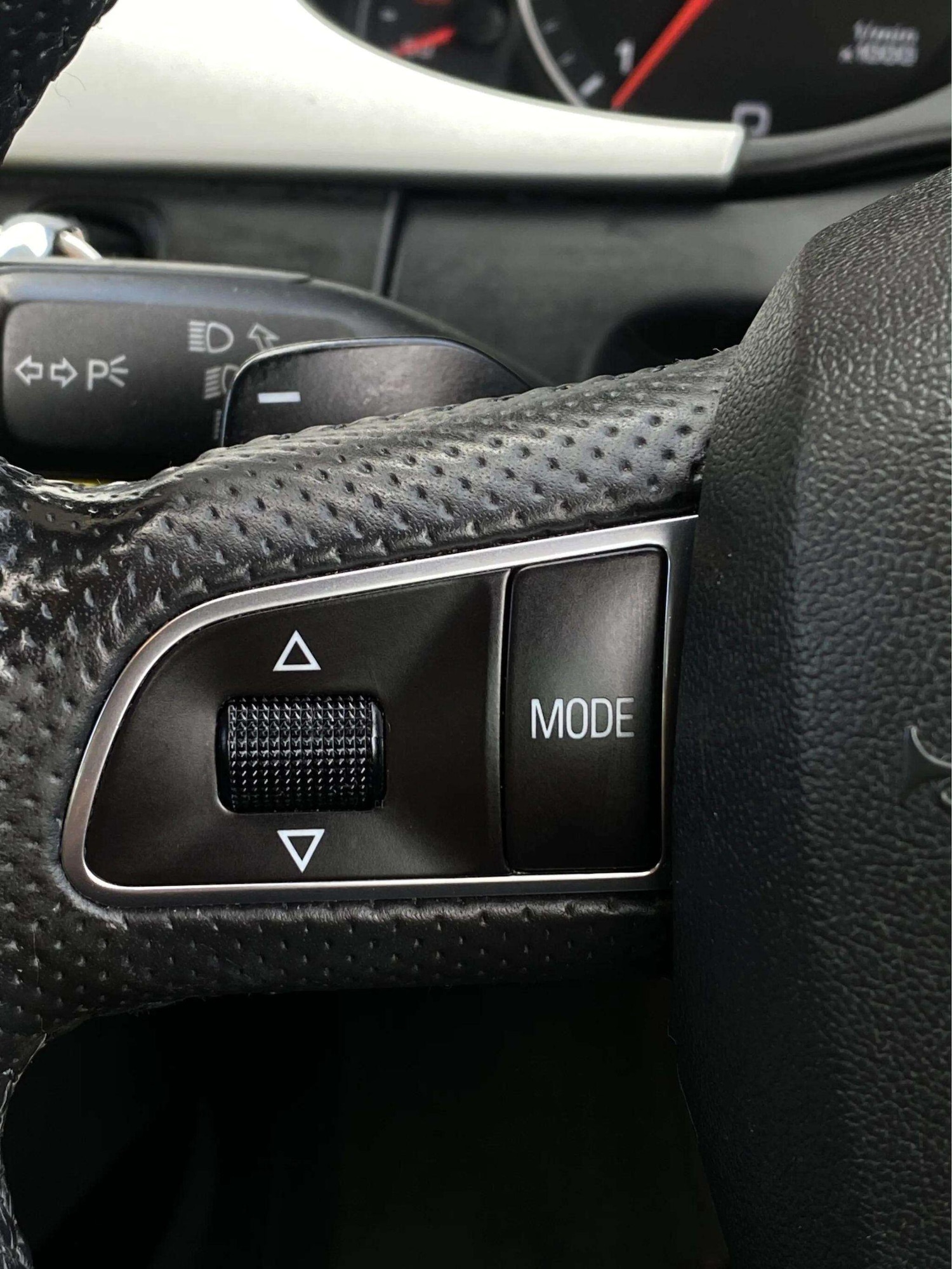 Used Audi A4 2011 for sale - 78205350: Photo 41