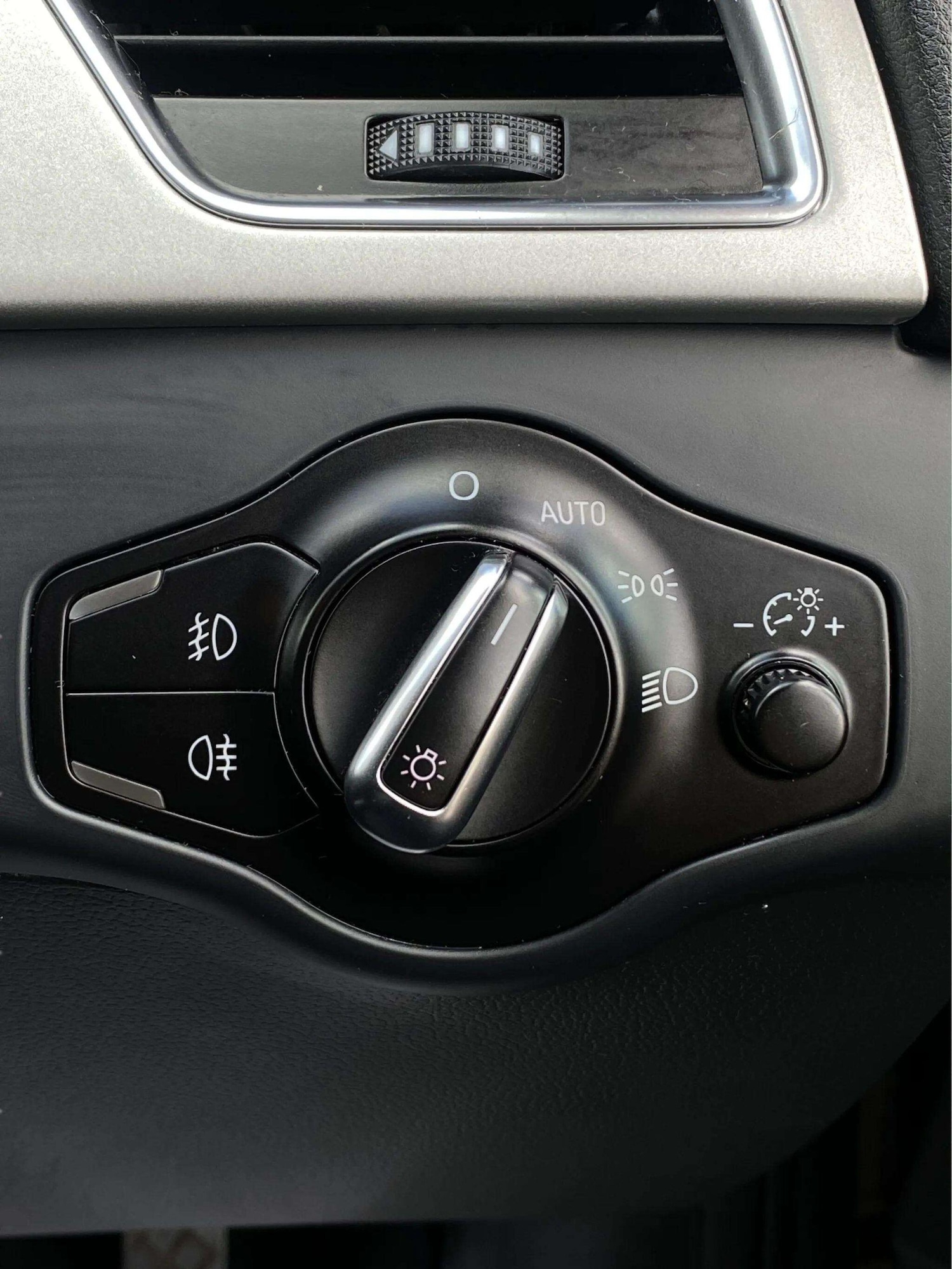 Used Audi A4 2011 for sale - 78205350: Photo 44