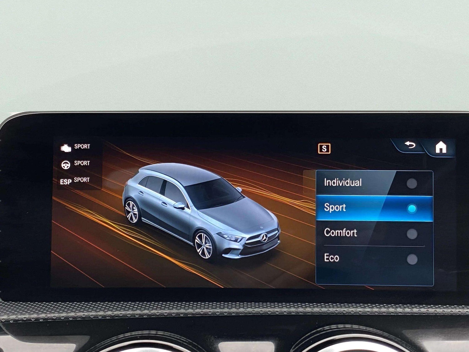 Used Mercedes-Benz A-Class 2018 for sale - 78099804: Photo 46