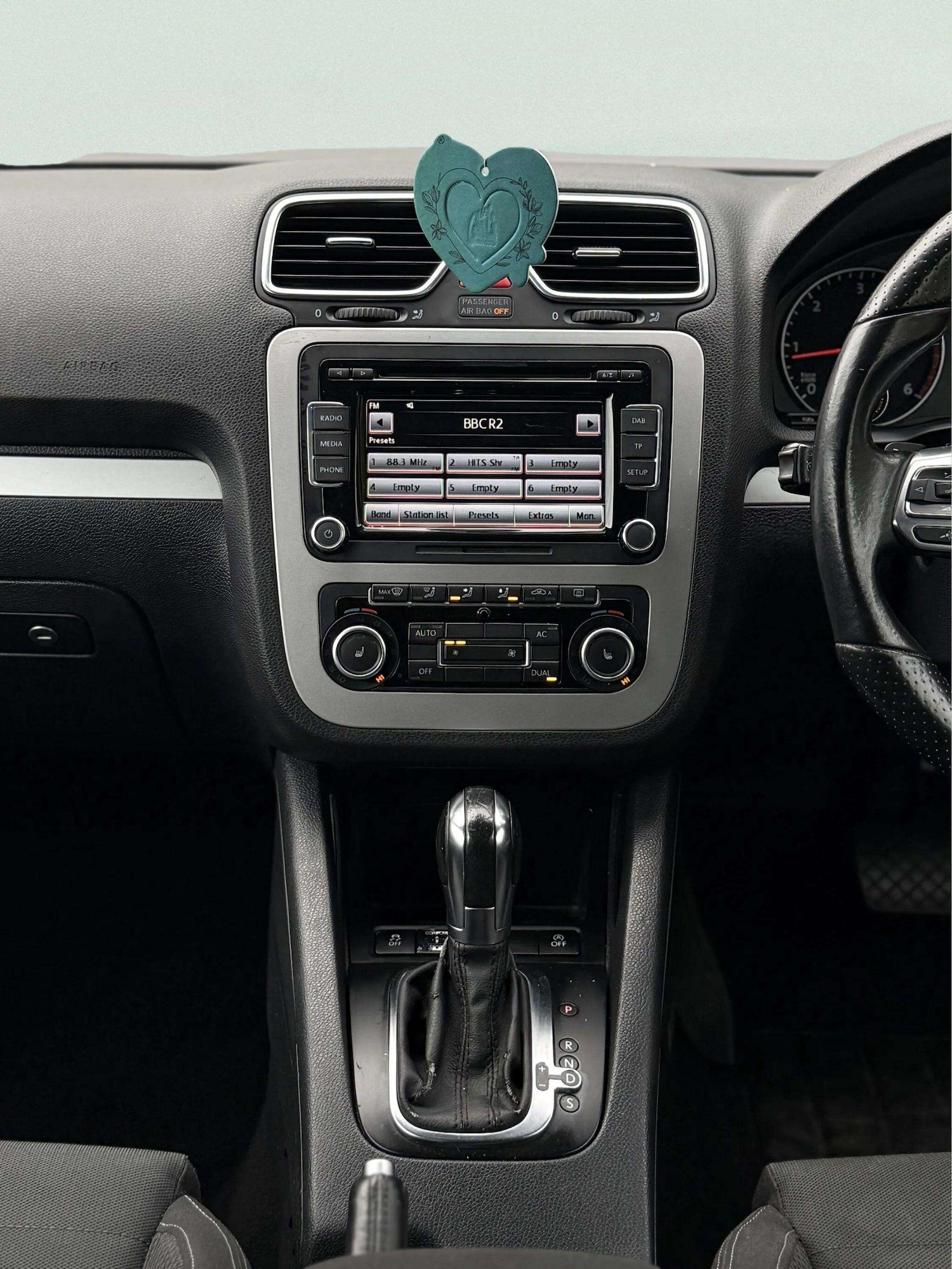 Used Volkswagen Scirocco for sale - 77808700: Photo 11