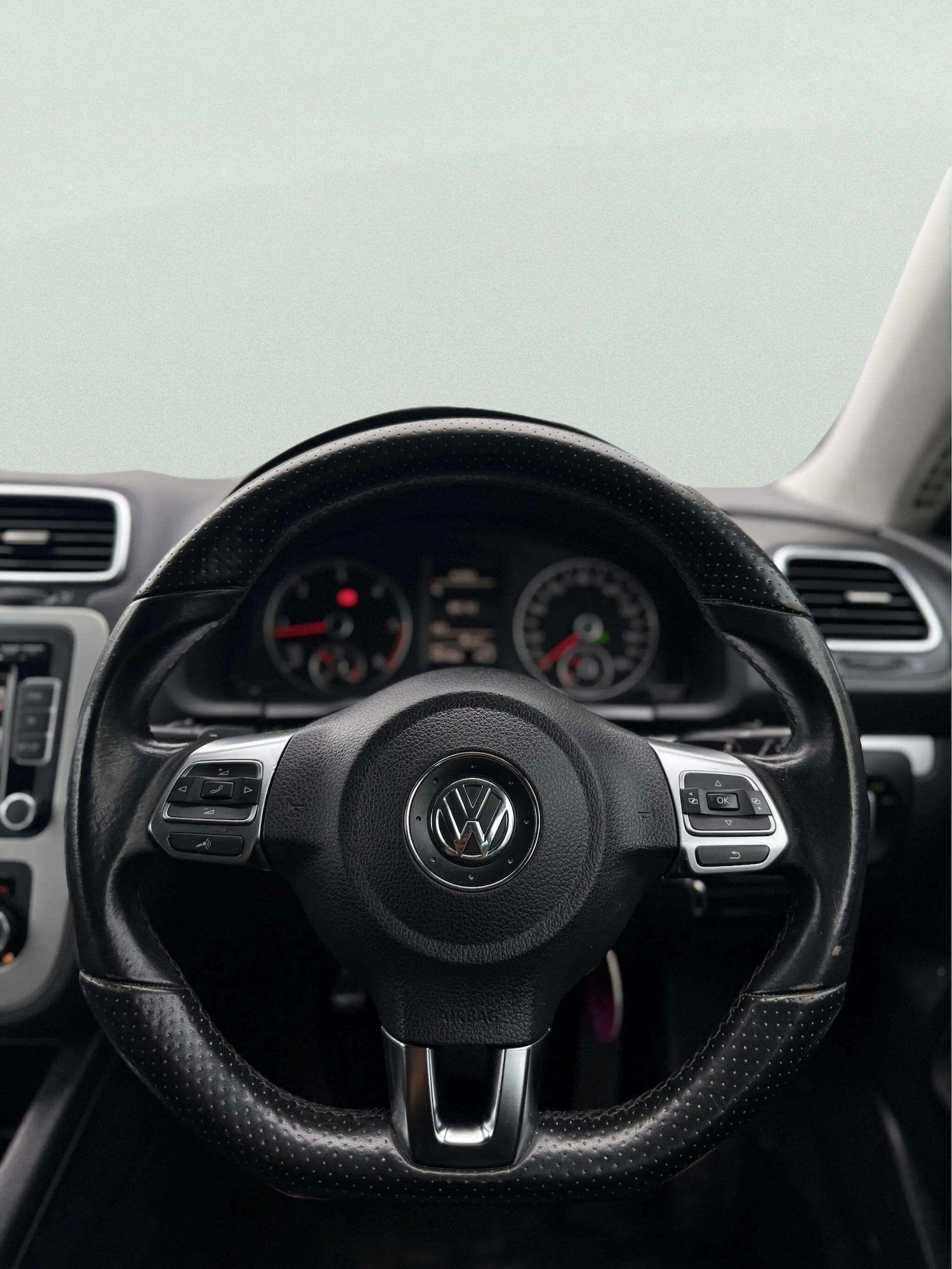 Used Volkswagen Scirocco for sale - 77808700: Photo 17